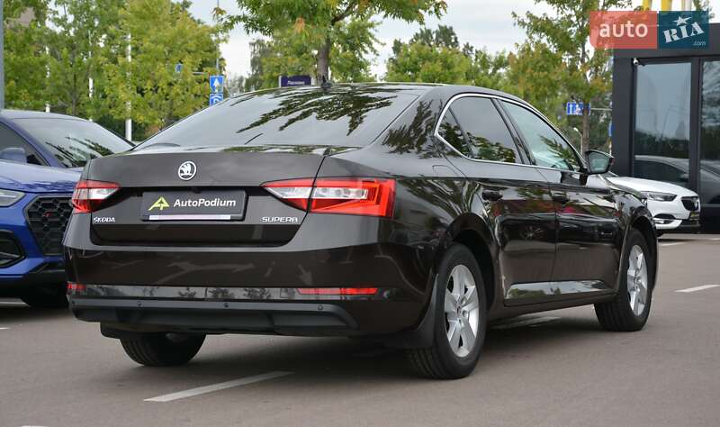 Ліфтбек Skoda Superb 2015 в Києві