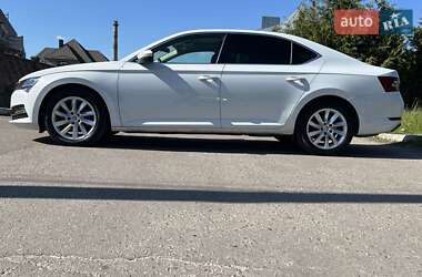 Лифтбек Skoda Superb 2022 в Ровно
