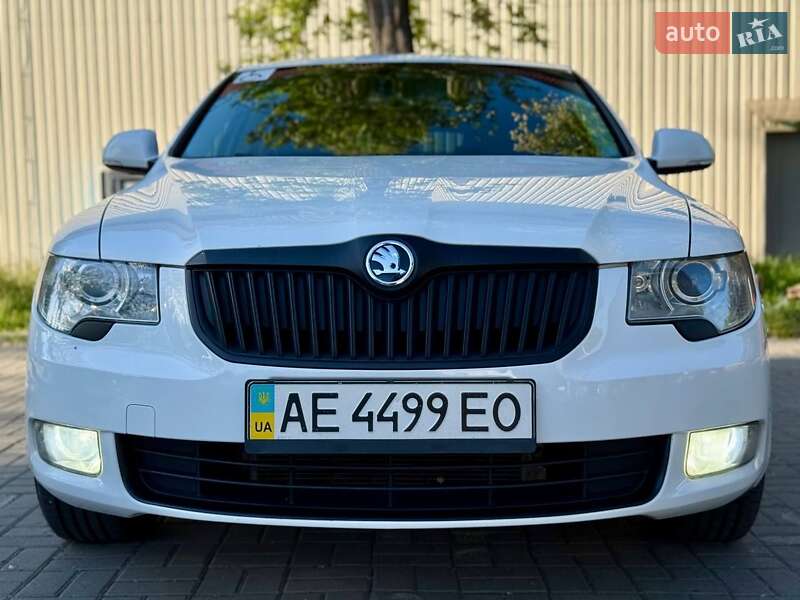 Лифтбек Skoda Superb 2013 в Днепре