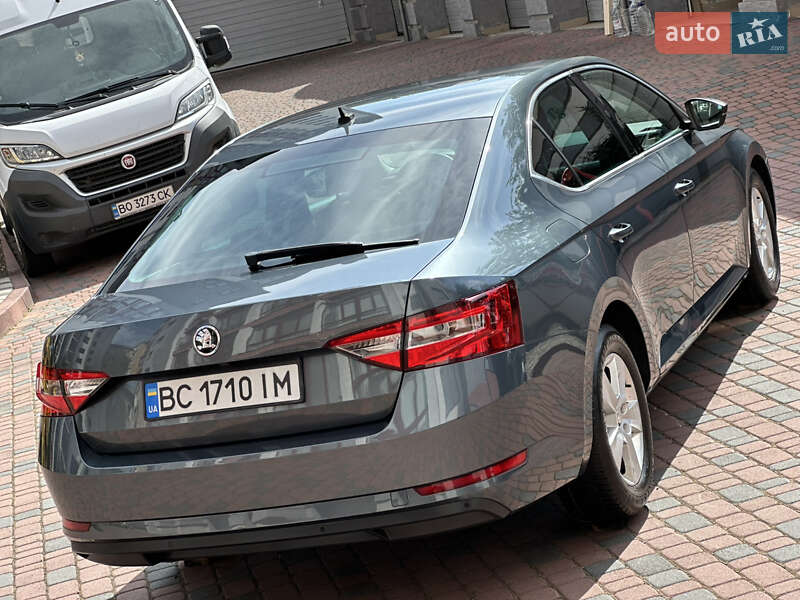 Ліфтбек Skoda Superb 2015 в Івано-Франківську