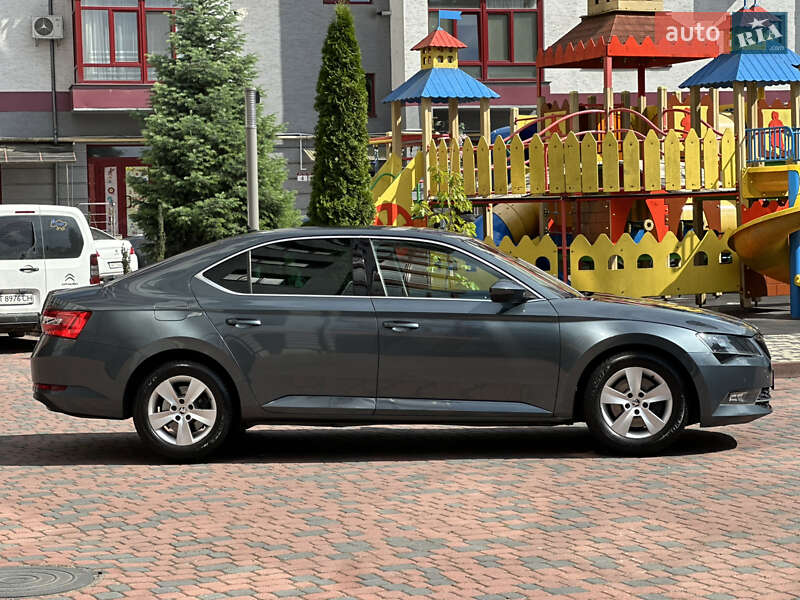 Ліфтбек Skoda Superb 2015 в Івано-Франківську