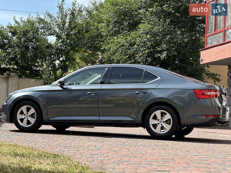 Ліфтбек Skoda Superb 2015 в Івано-Франківську