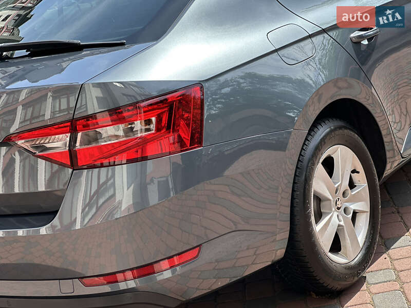 Ліфтбек Skoda Superb 2015 в Івано-Франківську