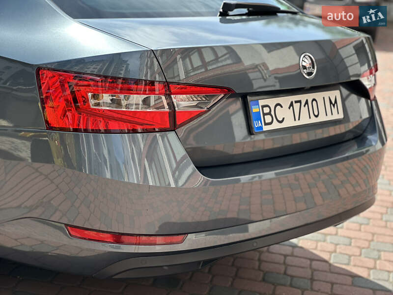 Ліфтбек Skoda Superb 2015 в Івано-Франківську