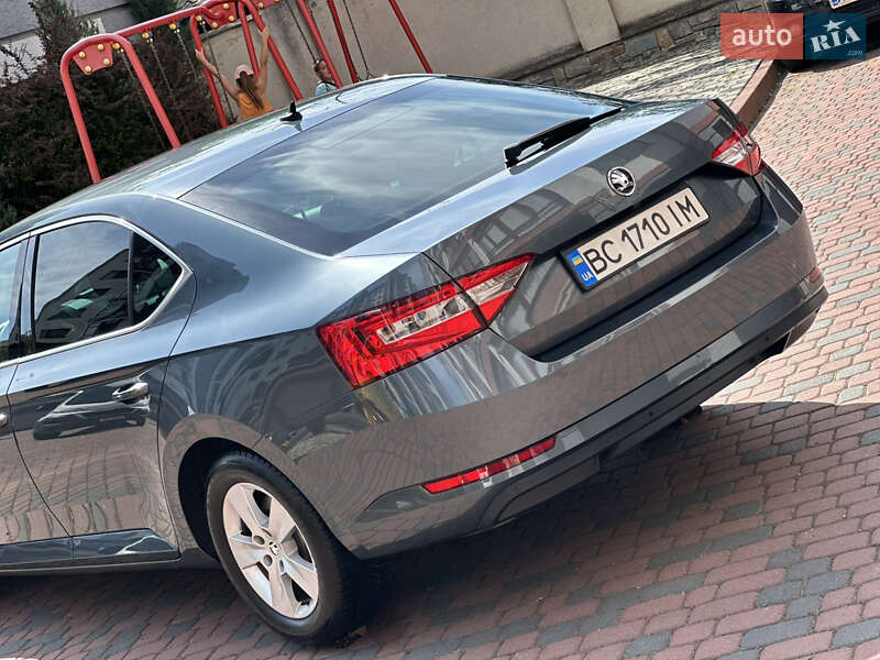 Ліфтбек Skoda Superb 2015 в Івано-Франківську