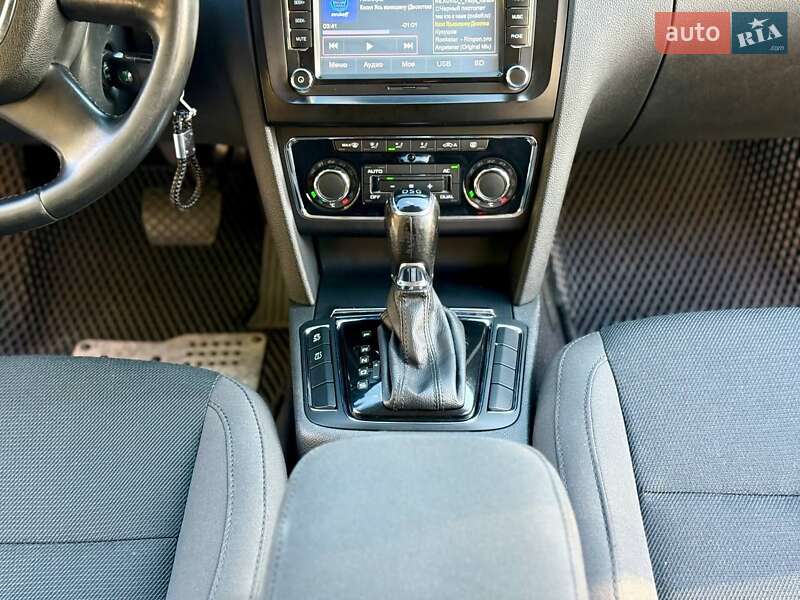 Лифтбек Skoda Superb 2013 в Днепре