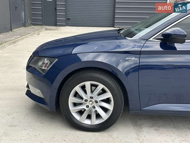 Лифтбек Skoda Superb 2016 в Киеве