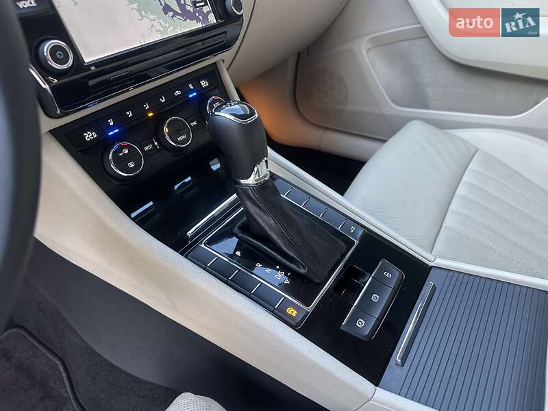 Лифтбек Skoda Superb 2016 в Киеве