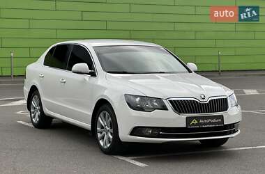 Лифтбек Skoda Superb 2013 в 