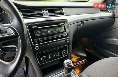 Лифтбек Skoda Superb 2013 в 