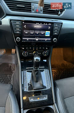 Лифтбек Skoda Superb 2015 в 