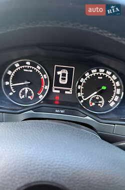 Лифтбек Skoda Superb 2015 в 