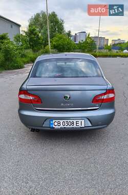 Лифтбек Skoda Superb 2012 в 