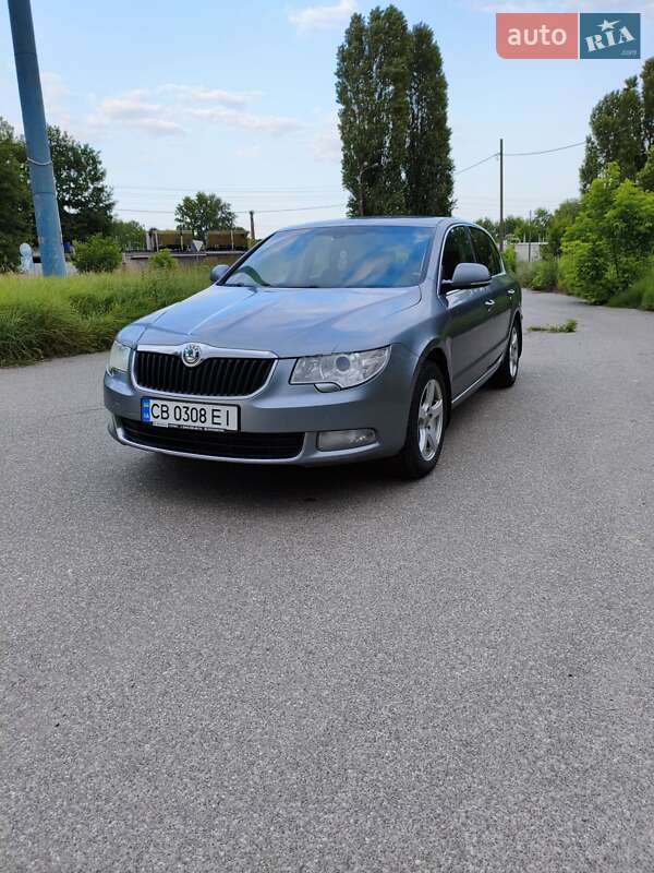 Лифтбек Skoda Superb 2012 в 