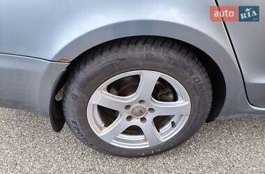 Лифтбек Skoda Superb 2012 в 