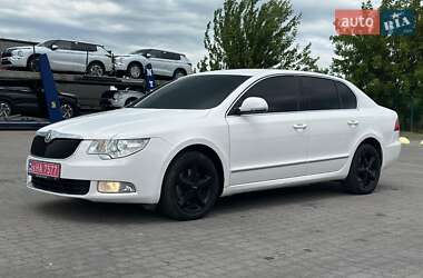 Лифтбек Skoda Superb 2010 в Бродах