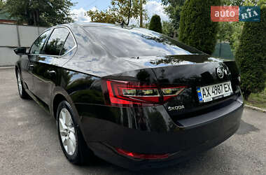Лифтбек Skoda Superb 2017 в 