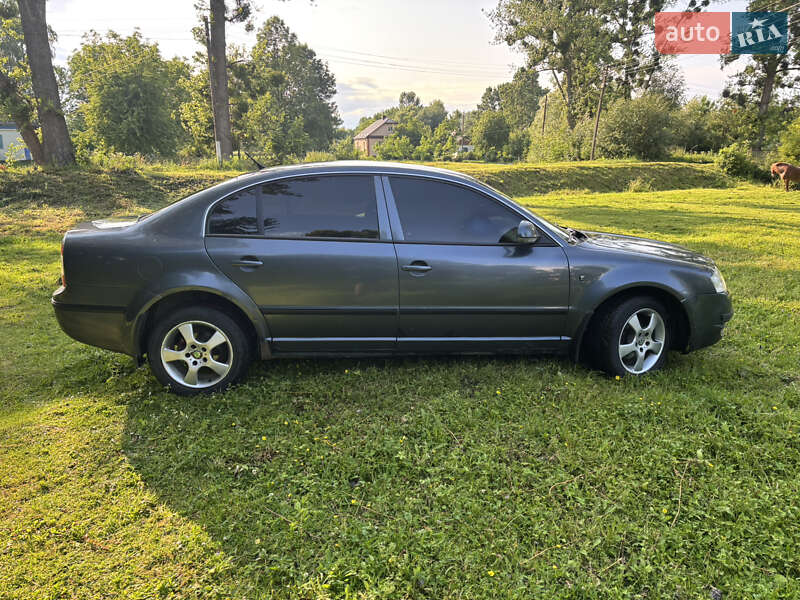 Лифтбек Skoda Superb 2008 в Корце