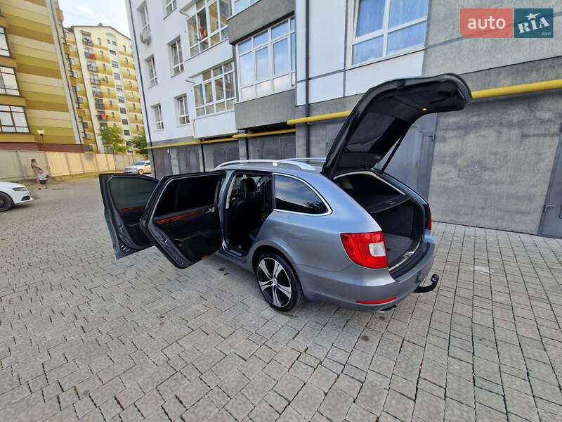 Универсал Skoda Superb 2010 в Ивано-Франковске