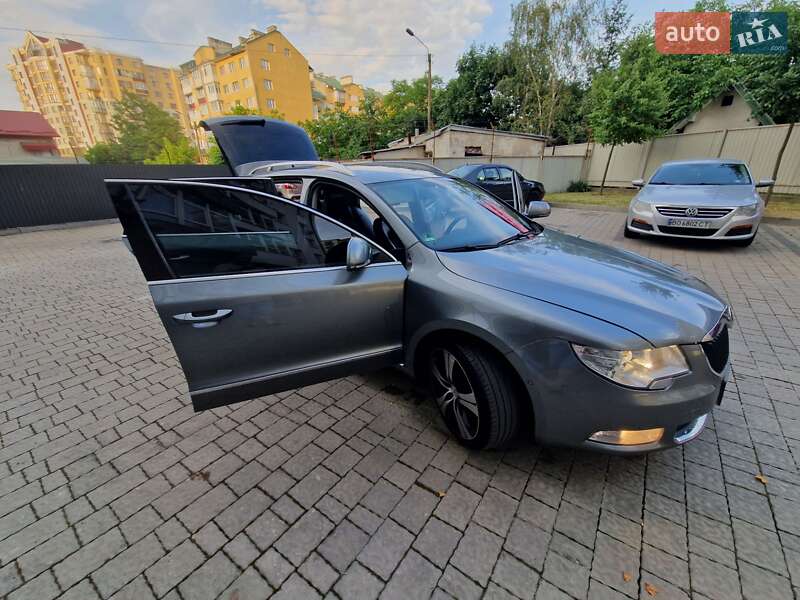 Универсал Skoda Superb 2010 в Ивано-Франковске