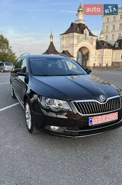 Універсал Skoda Superb 2013 в Почаєві
