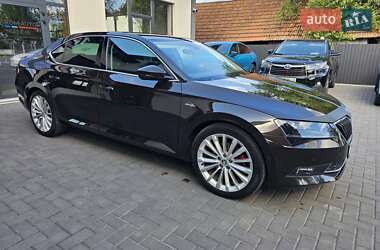 Лифтбек Skoda Superb 2016 в 