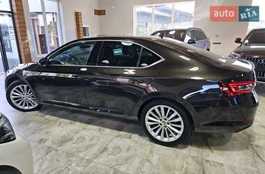 Лифтбек Skoda Superb 2016 в 