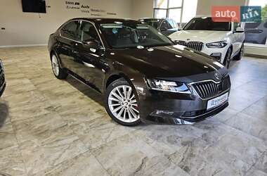 Лифтбек Skoda Superb 2016 в 
