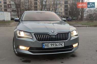 Лифтбек Skoda Superb 2015 в 