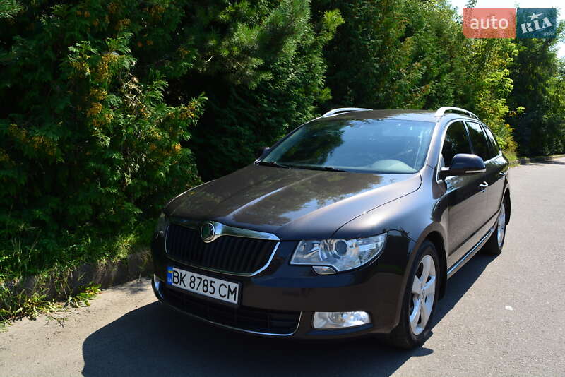 Универсал Skoda Superb 2010 в Ровно