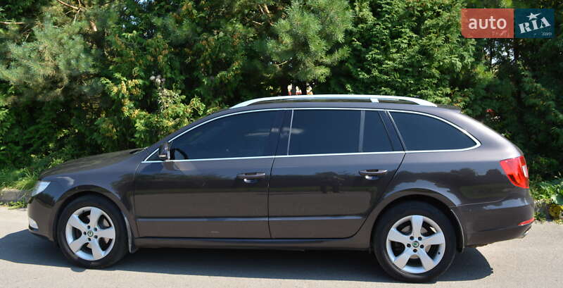 Универсал Skoda Superb 2010 в Ровно
