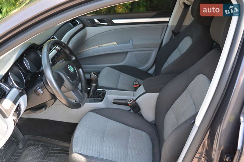 Универсал Skoda Superb 2010 в Ровно