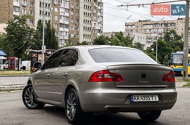 Лифтбек Skoda Superb 2012 в 