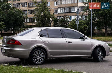 Лифтбек Skoda Superb 2012 в 