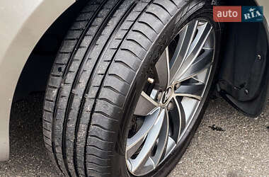 Лифтбек Skoda Superb 2012 в 