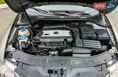 Лифтбек Skoda Superb 2012 в 