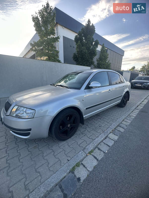 Лифтбек Skoda Superb 2006 в 