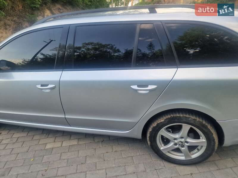 Универсал Skoda Superb 2011 в Кременце фото 31 Универсал Skoda Superb 2011 в Кременце