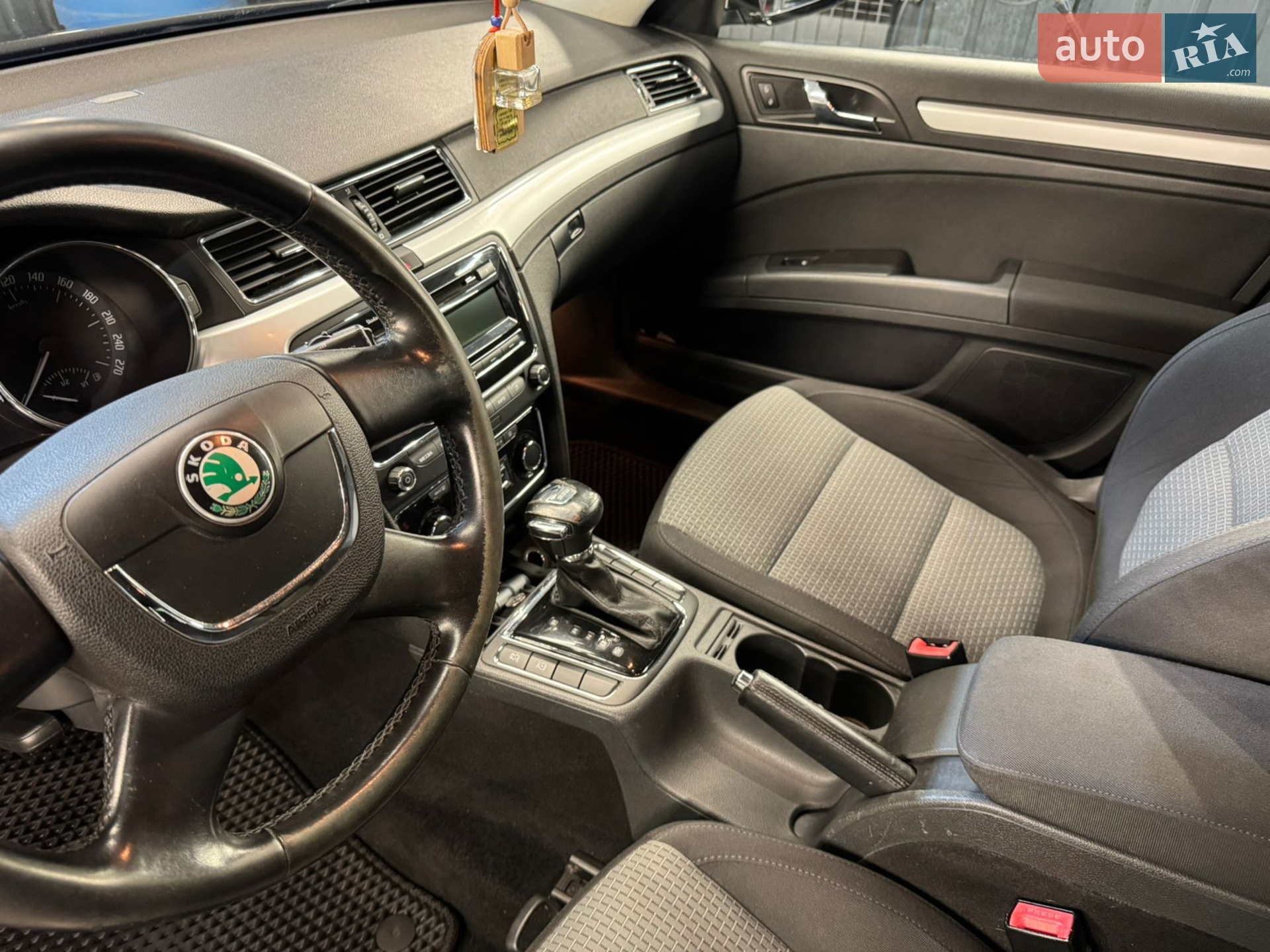 2011 Skoda Superb - мініатюра 8