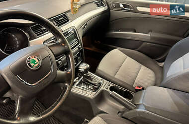 Лифтбек Skoda Superb 2011 в 