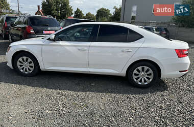 Лифтбек Skoda Superb 2017 в 