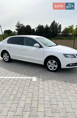 Лифтбек Skoda Superb 2014 в 