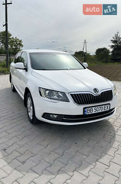 Ліфтбек Skoda Superb 2014 в Виноградові