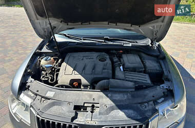 Лифтбек Skoda Superb 2012 в 