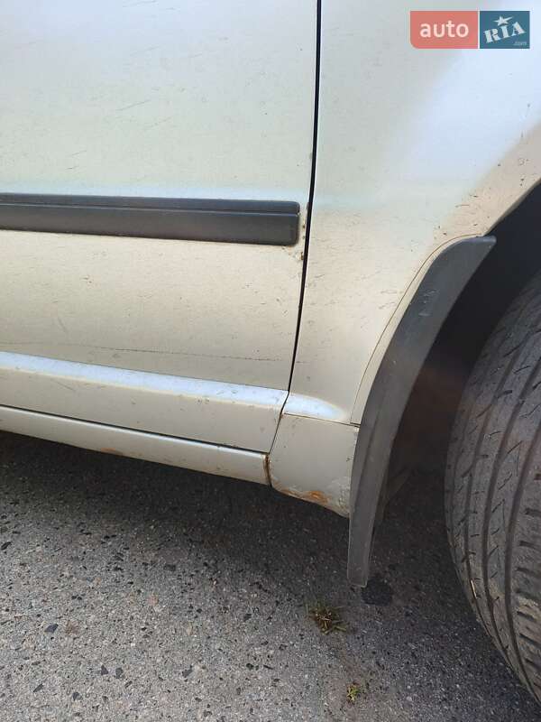 Лифтбек Skoda Superb 2002 в Полтаве