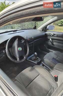 Лифтбек Skoda Superb 2002 в 