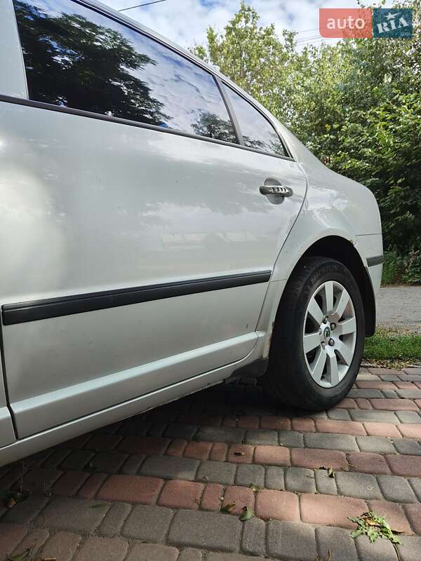 Лифтбек Skoda Superb 2002 в Полтаве