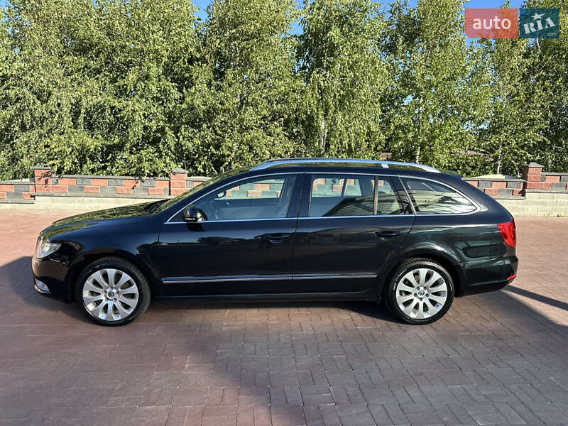 Универсал Skoda Superb 2012 в Ровно