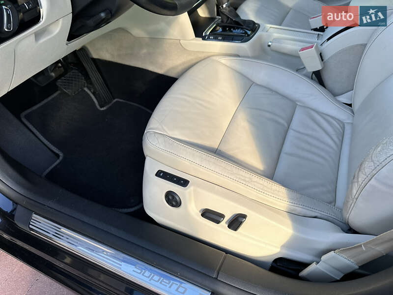 Универсал Skoda Superb 2012 в Ровно