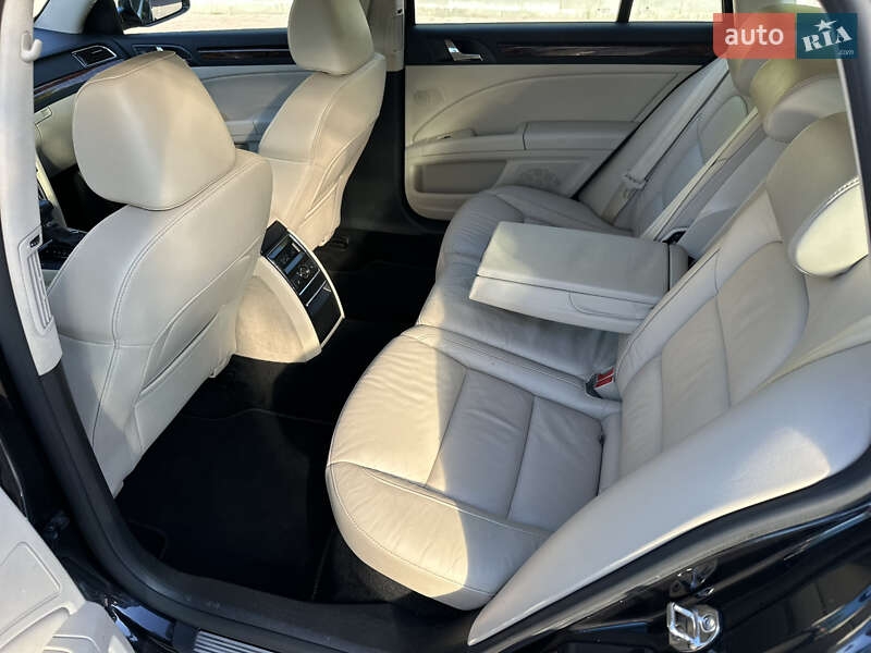Универсал Skoda Superb 2012 в Ровно